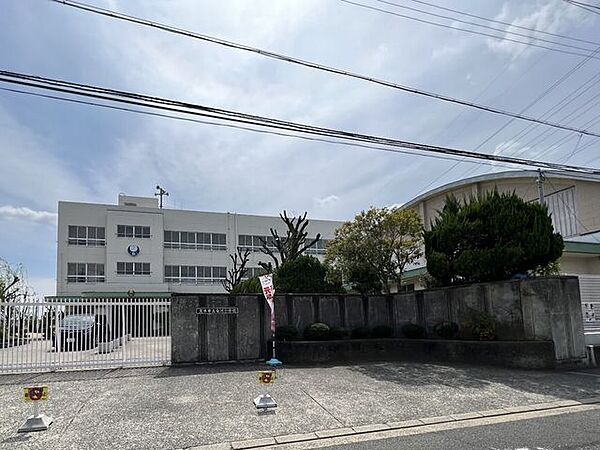 白川小学校 780m