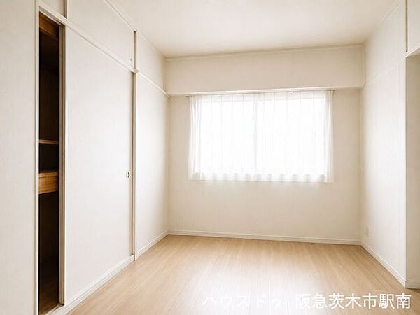 収納付きで使い勝手の良い洋室（※イメージ画像処理）