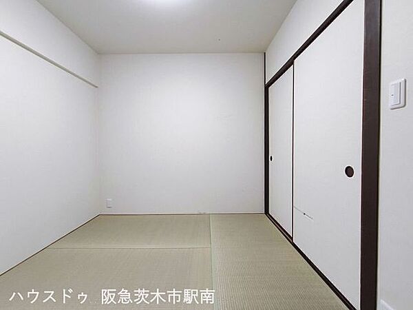 4.5帖の和室　押し入れは1間半。