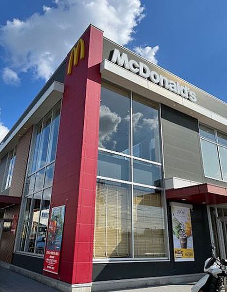 マクドナルド 摂津鳥飼店 450m