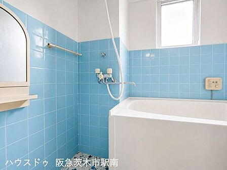 ゆったりとくつろげるバスルーム(※イメージ画像処理) (2)
