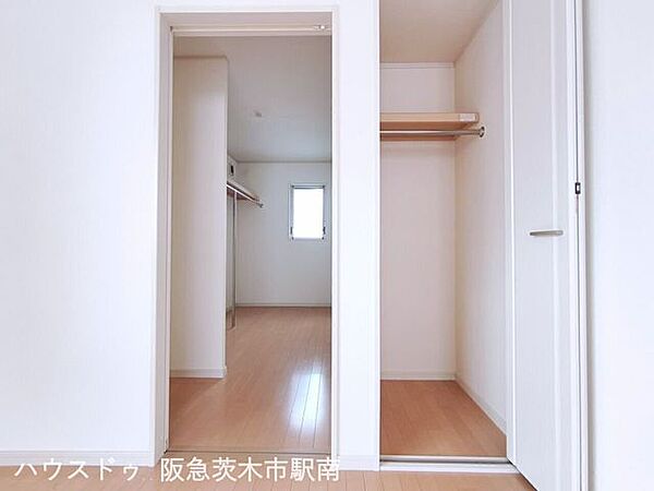 2階　洋室7.5帖の部屋より