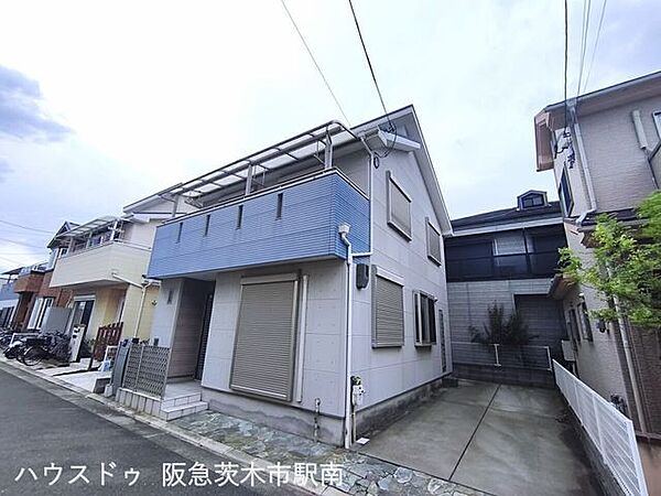 車種により2台駐車が可能です。