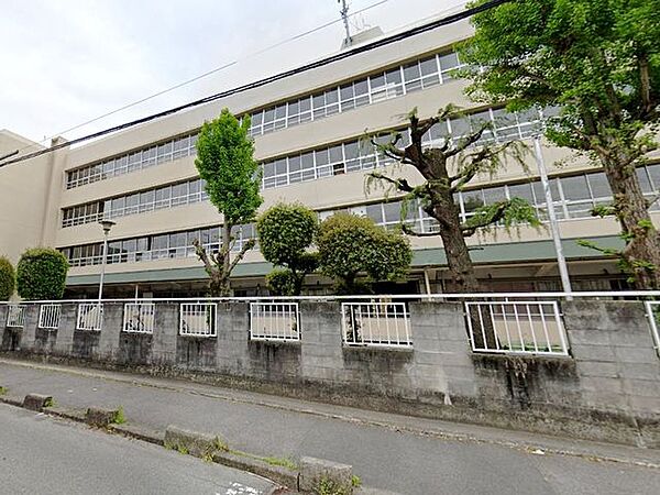 茨木市立三島中学校 660m