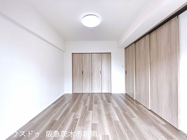 バルコニー側　6.0帖のお部屋