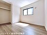 室内：2階　ストレージルーム　約5.2帖