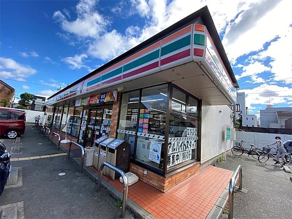 画像18:セブンイレブン　姫路伊伝居店（794m）