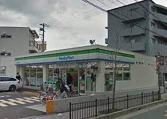 画像14:ファミリーマート 豊中長興寺店（122m）