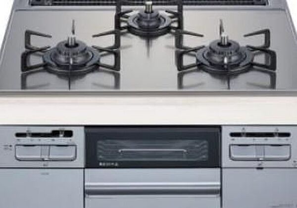 【ガラストップコンロ】 ガラストップタイプで、お手入れ簡単。無水両面焼きグリル機能により、素材の内部までしっかり加熱。