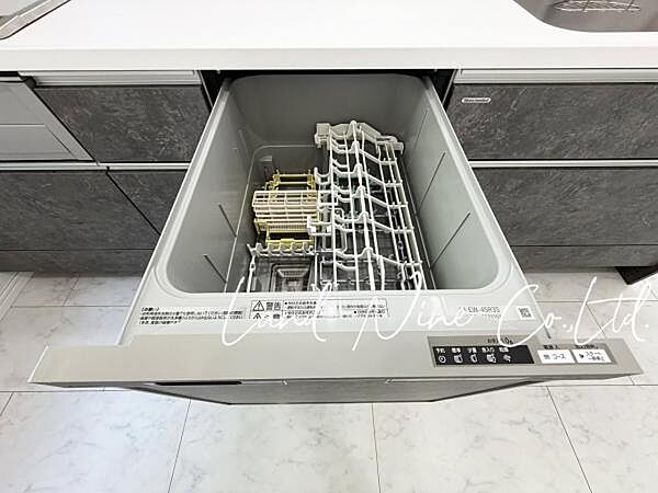 【食洗機でカジラク】 ◆食洗機は家事の時短につながるだけでなく、節水効果にも期待ができます。高温のお湯で洗浄する為衛生面でも安心です。