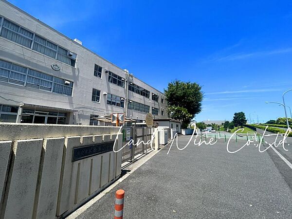 舞浜小学校まで約828m（徒歩11分）