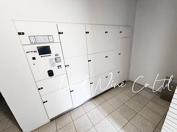 【あると便利な宅配ボックス付き】 ◆不在時でも荷物の受取ができて便利な宅配ボックス付きです。また、非対面式での受け取りが可能ですから防犯面での安心感もあります。