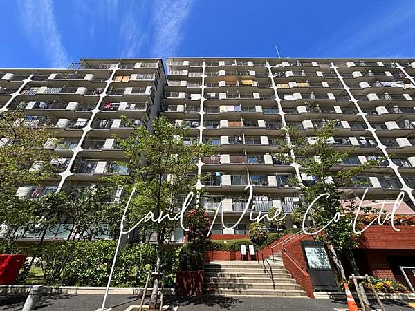 【リビング隣室を開放して、約19.5帖の大空間としてもお使いいただけます♪】 ◆南東向きにつき陽当たり・通風・眺望良好♪ ◆リビングにカウンター造作 ◆廊下収納有
