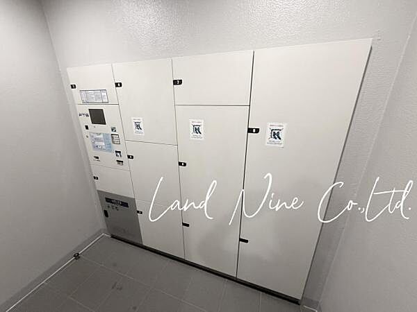 【あると便利な宅配ボックス付き】 ◆不在時でも荷物の受取ができて便利な宅配ボックス付きです。また、非対面式での受け取りが可能ですから防犯面での安心感もあります。