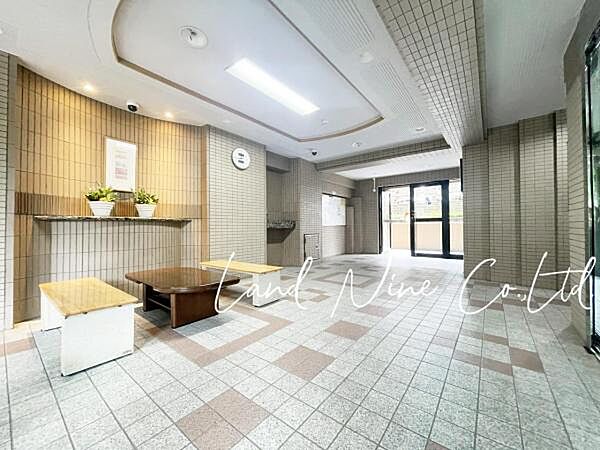 【美しいタイル張りの外観】 ◆安心の新耐震基準マンション♪館内は綺麗に清掃されており、管理体制の良さと住まう方々のマナーの良さが伺えます。