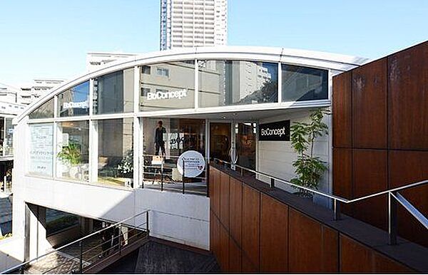 BoConcept代官山 徒歩5分。 330m