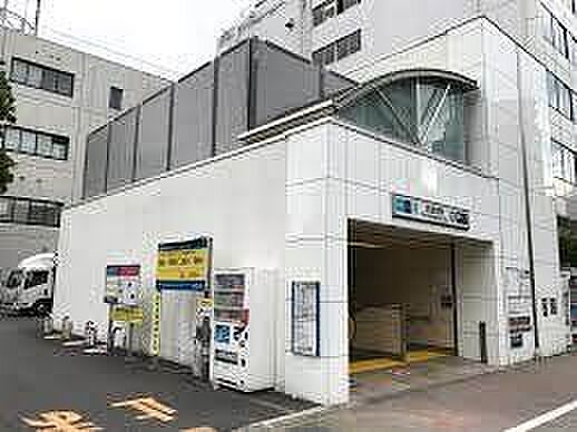 白金台駅(都営地下鉄 三田線) 徒歩5分。 400m