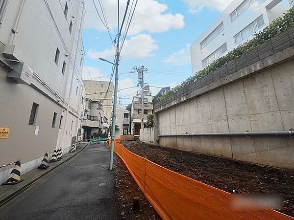 都心ならではのアクセス性と、穏やかな街並みを兼ね備えた魅力あるロケーションです。