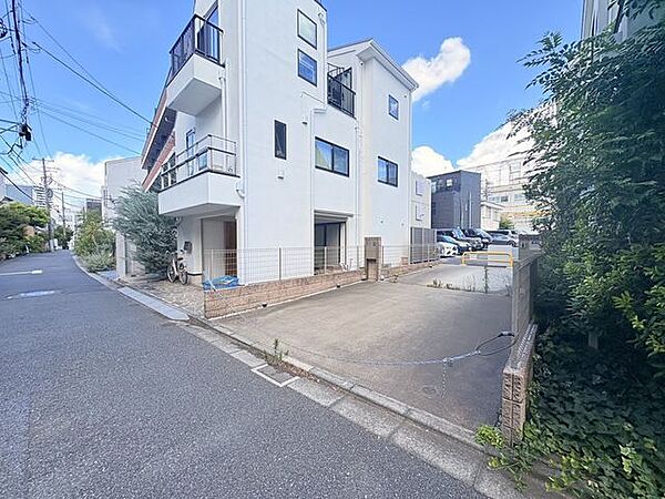 建築条件無なのでお好きなハウスメーカーで建築可能。徒歩圏内2駅2路線利用可能です！