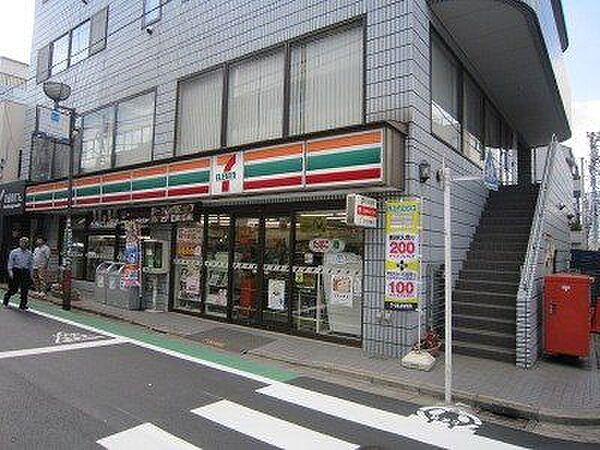 セブンイレブン神宮前店 徒歩4分。 310m