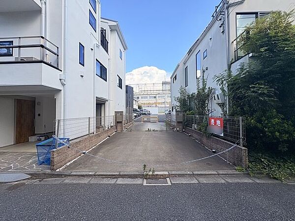 建築条件無なのでお好きなハウスメーカーで建築可能。徒歩圏内2駅2路線利用可能です！