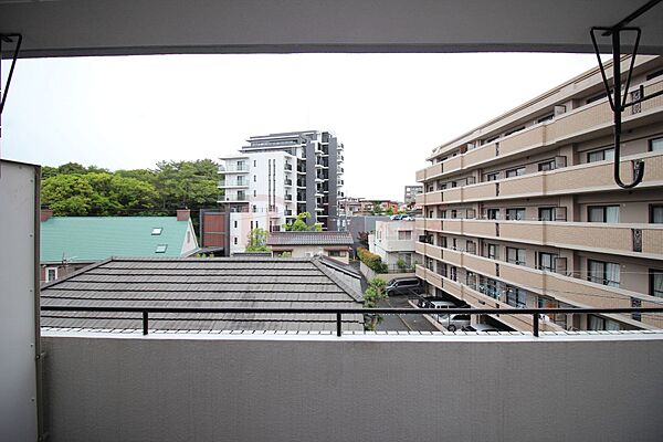 日当たりを邪魔する建物はありません