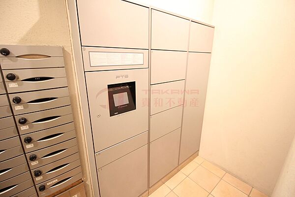 宅配ボックスで不在時の荷物を受取れます