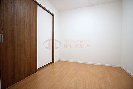お部屋としても使える広さのサービスルーム