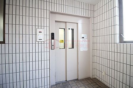 エレベーターで上り下り楽々