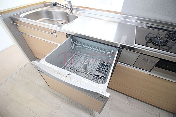 家事の負担を軽減し手荒れも防ぐビルトイン食器洗い乾燥機
