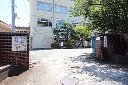 長丘小学校(410m)