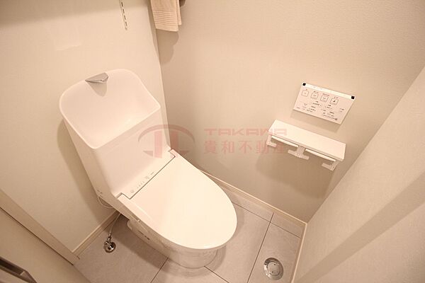 快適に使用できる温水洗浄便座付きの清潔なトイレ