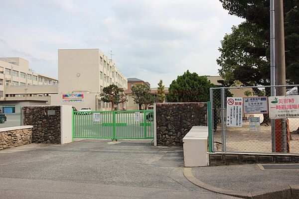 福岡市立三宅中学校（2190m）