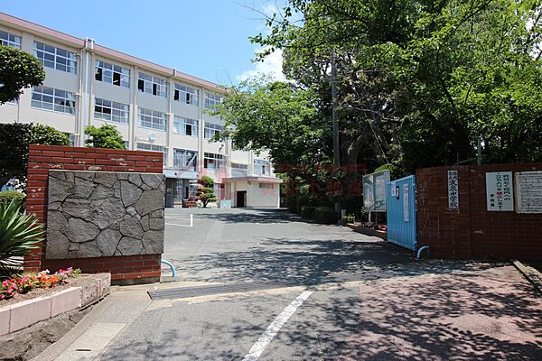 友泉中学校（840m）