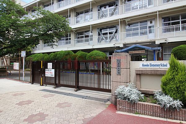福岡市立赤坂小学校（370m）
