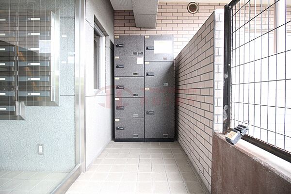 宅配ボックスで不在時の荷物も受取れます