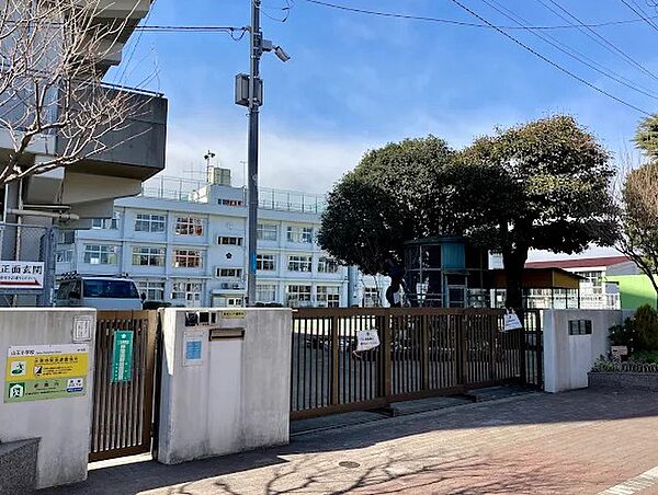 大田区立山王小学校（838m）