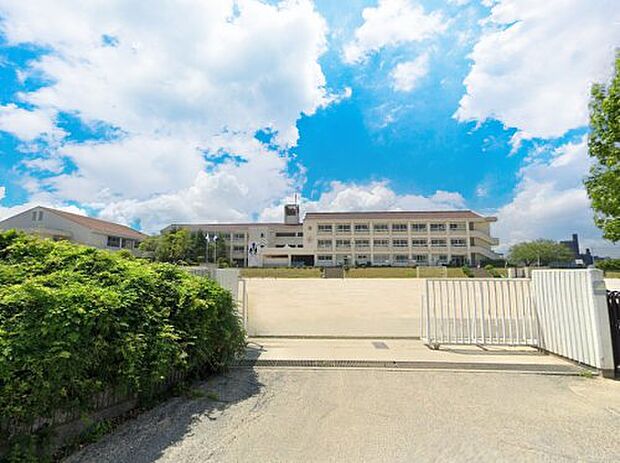 【小学校】東広島市立西条小学校まで2400ｍ