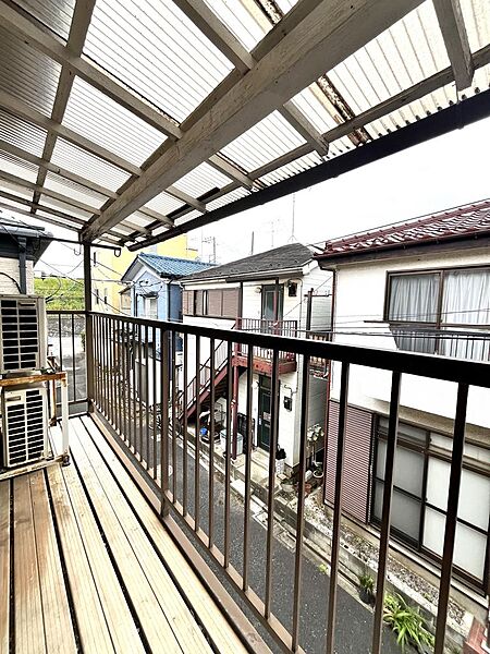 屋根付きワイドバルコニー