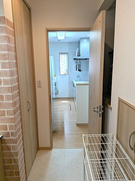 ■家事動線良好な間取り～キッチンから浴室まで一気通貫～