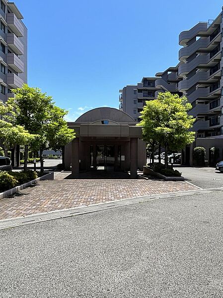 エントランス前