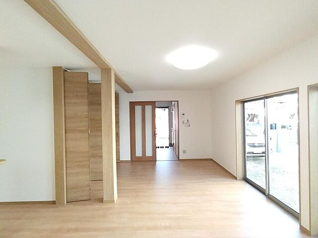 リビング/ダイニング 会津若松市東年貢2丁目10-20