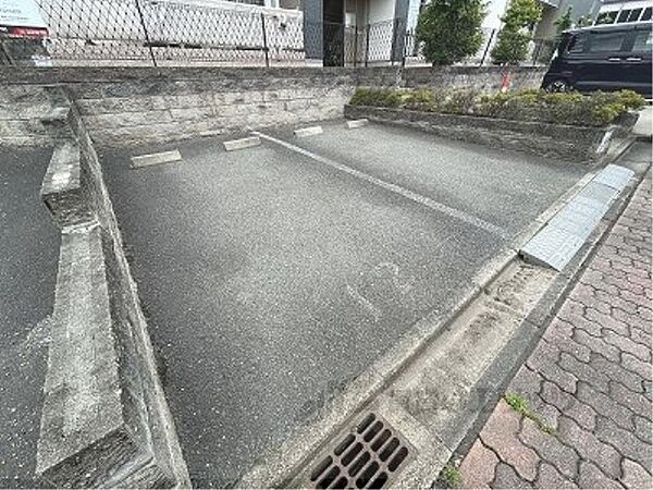 画像22:駐車場