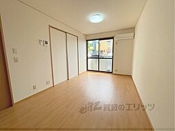 クラスタ−コート 201 2階2DKのリビング/ダイニング