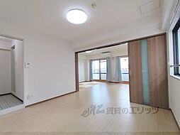 リバーサホ萬 601 6階1LDKのリビング/ダイニング