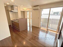 レジデンス三條 101 1階2LDKのリビング/ダイニング