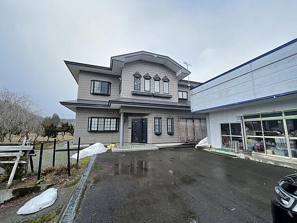 detached 秋田県仙北市西木町門屋字六本杉58-4
地図を見る