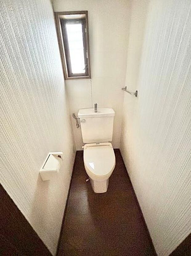 【2階トイレ】　各階トイレ付　