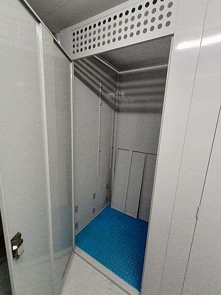 地下トランクルーム内