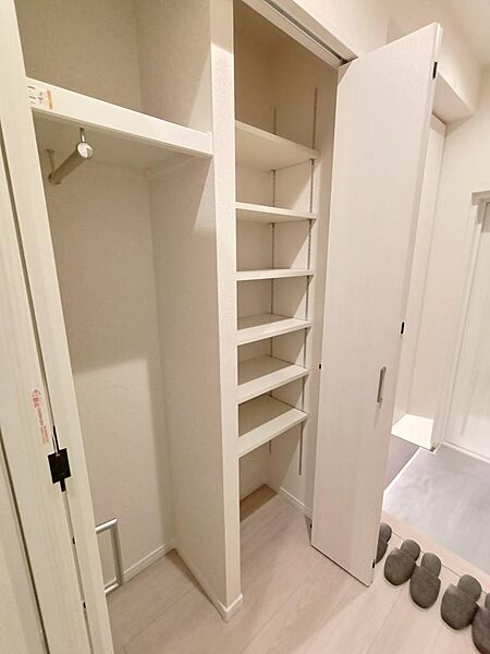 玄関ホール収納